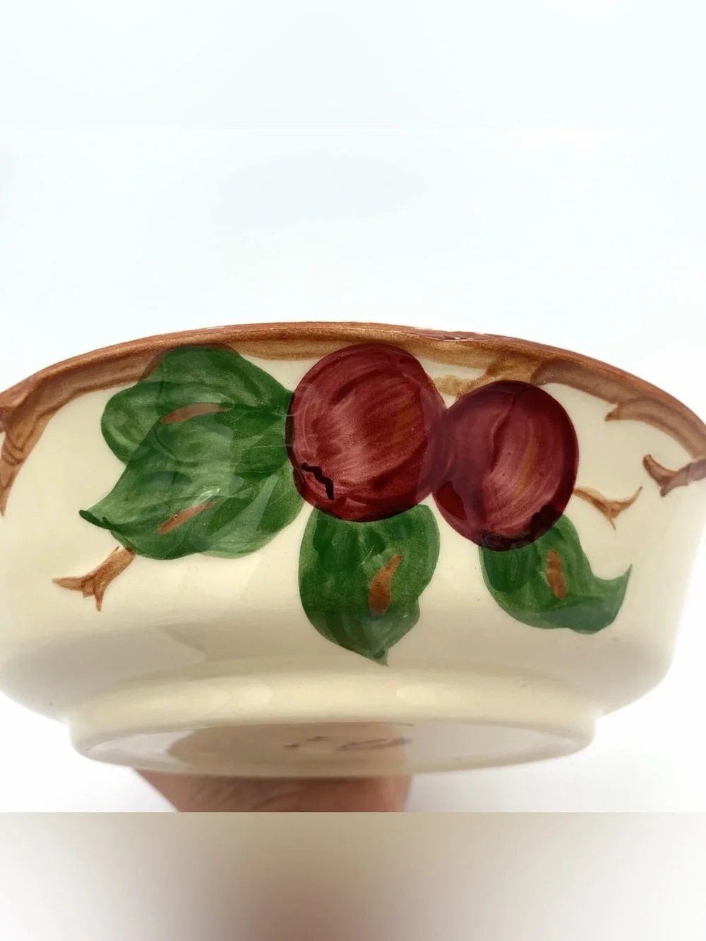 1949-53 Franciscan Apple Footed Vegetable Serving Bowl 7.5